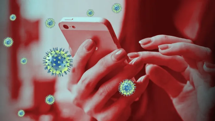 Smartphone- অসংখ্য জীবাণু ঘাপটি মেরে লুকিয়ে, ভুলেও করবেন না এসব ভুল!