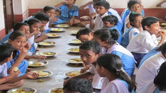 মিড ডে মিল - রাজ্যের মিলকেই ‘মডেল’ বলে আখ্যা -