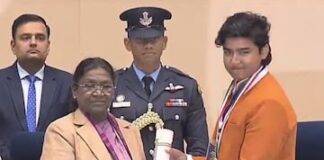 ক্রিকেটের আঙিনা থেকে রাষ্ট্রপতি ভবন: ১৪ বছরের বিস্ময় বালক বৈভব সূর্যবংশীর নতুন ইতিহাস Youngest Legend in the Making | 14-Year-Old Vaibhav Suryavanshi Receives India’s Highest Civilian Honor for Children