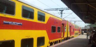 Double DeckerTrain: ওপর তলার জানলা দিয়ে ভারতের রূপ দর্শনের এক অনন্য অভিজ্ঞতা!!!